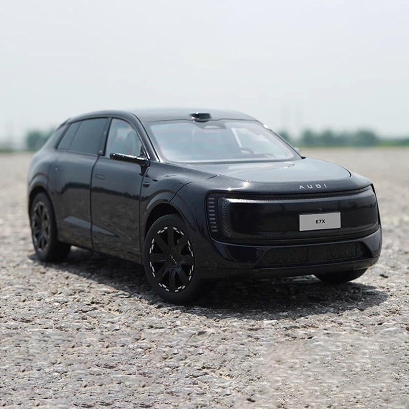Original SAIC Audi AUDI E7X 1:18 Diecast Model Car