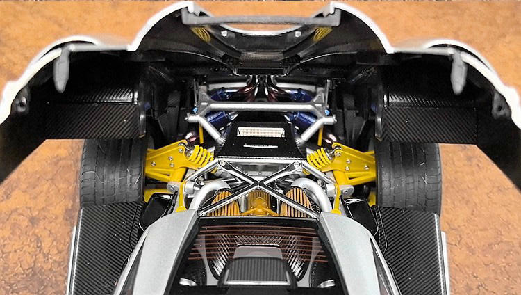 AUTOart Pagani Huayra 1:18 Diecast Car