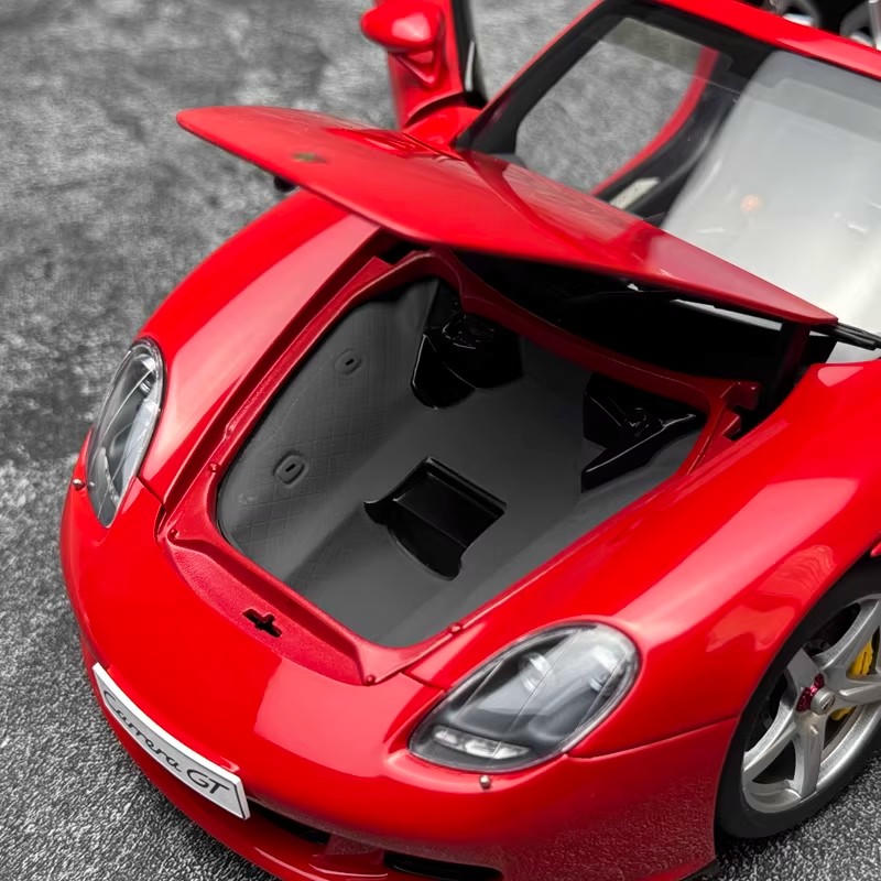 AUTOart 1:18 Porsche Carrera GT Diecast Model – Red – YX car model
