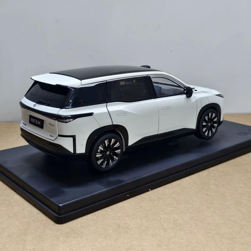Official 1:18 GAC Toyota bZ3X Diecast Model Car – Alloy New Energy SUV Collector