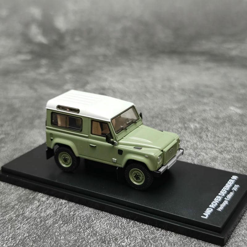 AR Box 1:64 Land Rover Defender 90 Heritage Edition 2015 Green Diecast Model
