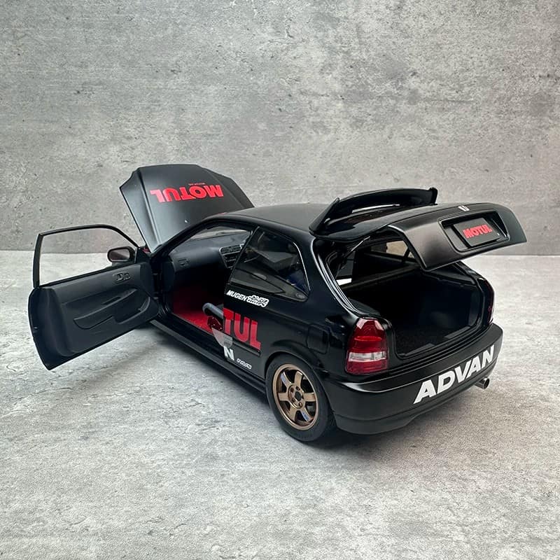 MotorHelix 1:18 Honda Civic Type R EK9 Diecast Model