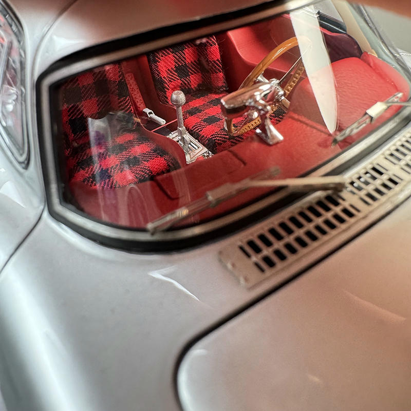 V8 Model 1:18 Mercedes‑Benz 300 SLR Resin Model