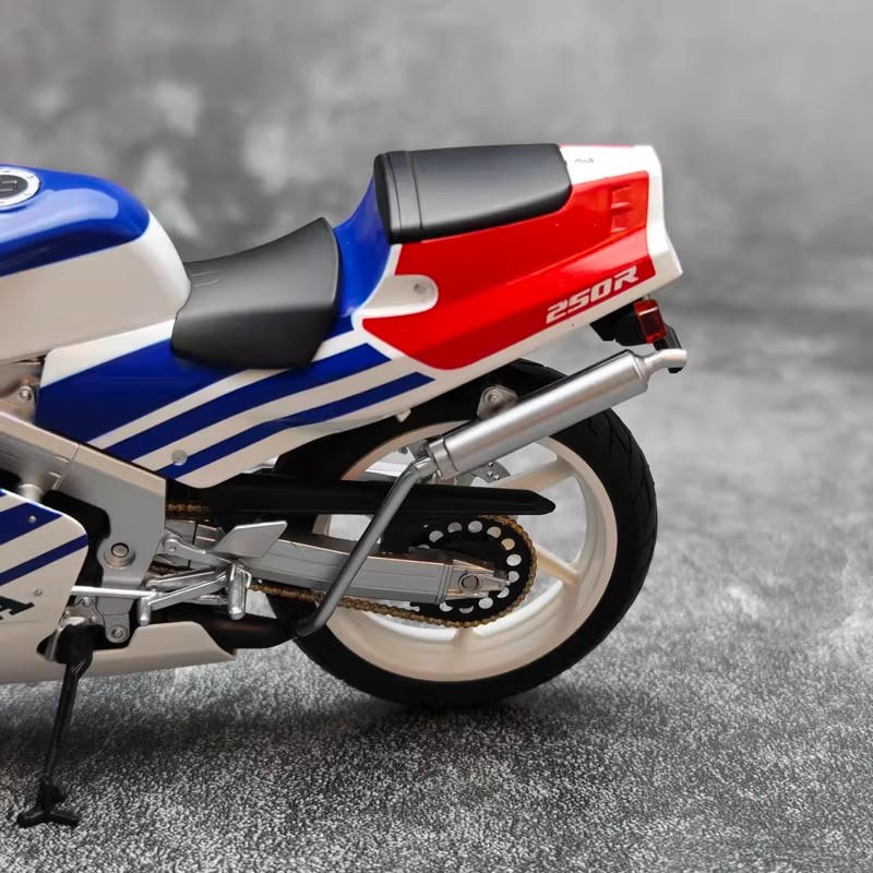 AOSHIMA 1:12 Honda NSR 250R SP R4 Rothmans MC18 Motorcycle Model