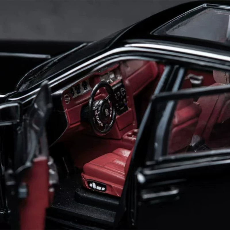 DCM 1:64 Rolls-Royce Cullinan Black Badge Full Opening Diecast Model