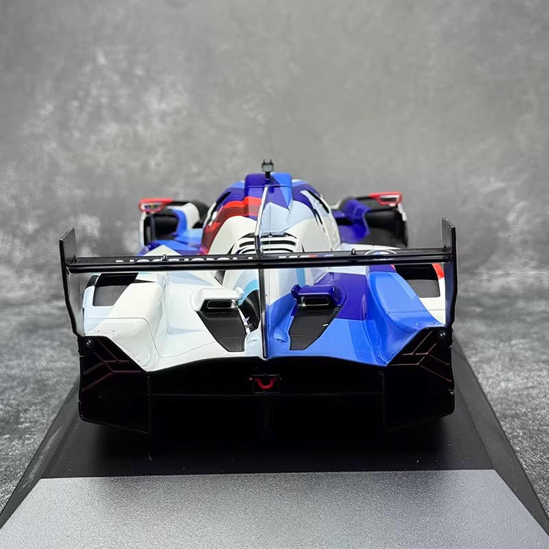 MINICHAMPS 1:18 BMW M HYBRID V8 LMDh Race Car Model