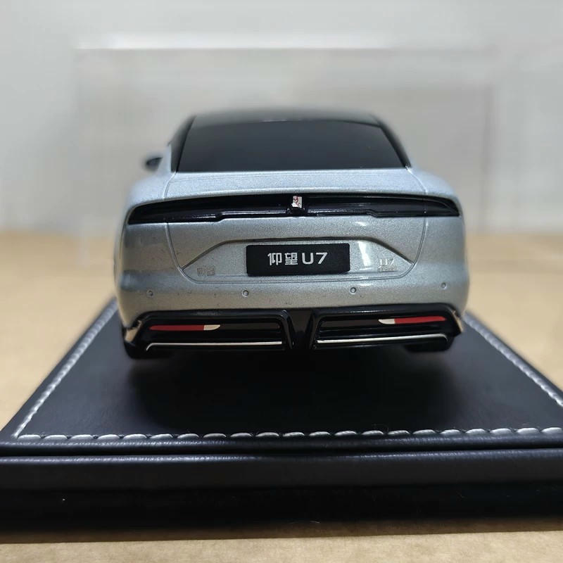 1:32 BYD U7 Alloy Model Car with Display Case