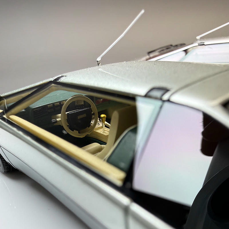 1:43 Aston Martin Bulldog Concept (1980) Resin Model Set