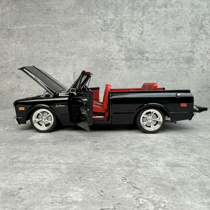 ACME 1972 Chevrolet Blazer Custom 1:18 Alloy Diecast Model Car
