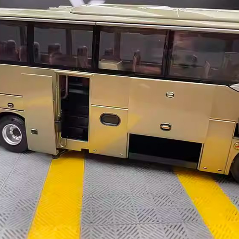 Original Factory 1:42 Xiamen King Long XML6129 Coach Bus Diecast Model
