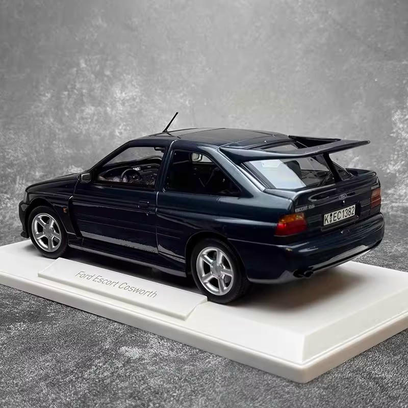 Norev 1:18 Ford Escort RS Cosworth 1992 Diecast Model Car