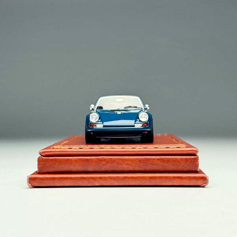 Make Up 1:64 Porsche Singer 911 Coupe Resin Model