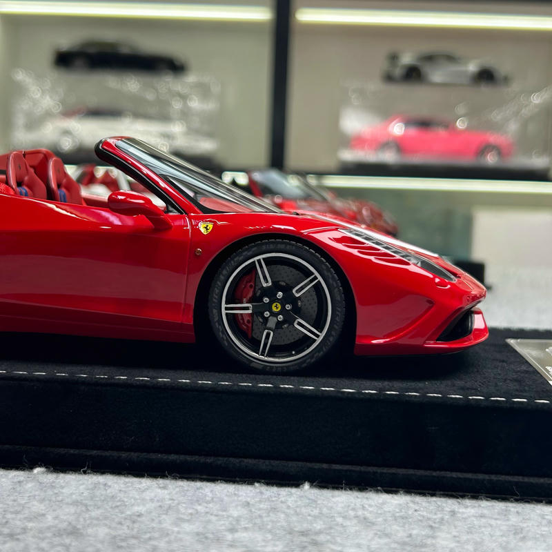 HH Model 1:18 Ferrari 458 Speciale Resin Model Car