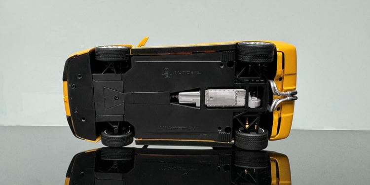 Lamborghini Diablo SV-R Diecast Model – 1:18 Scale Collectible (Black, Yellow, Blue, White)