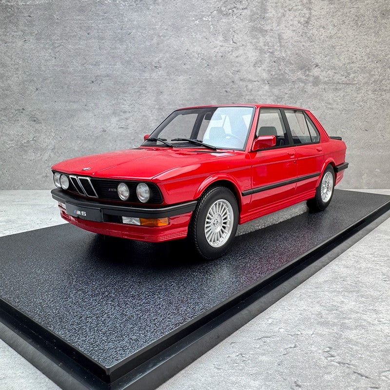 Qriginal 1:18 BMW M5 Resin Collectible Model Car