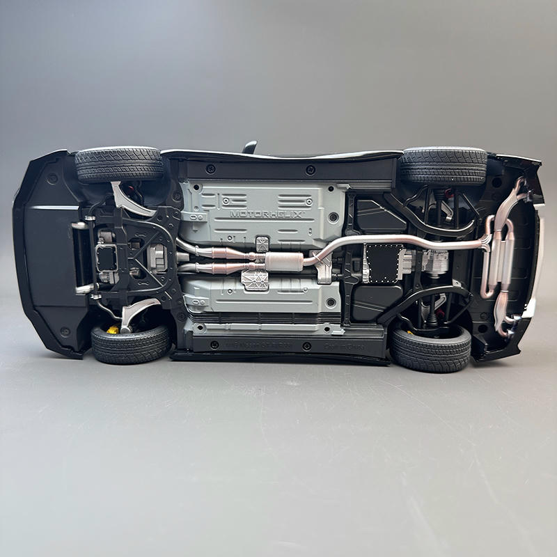 MotorHelix 1:18 Nissan GT-R R35 Diecast Model Car – Midnight Purple