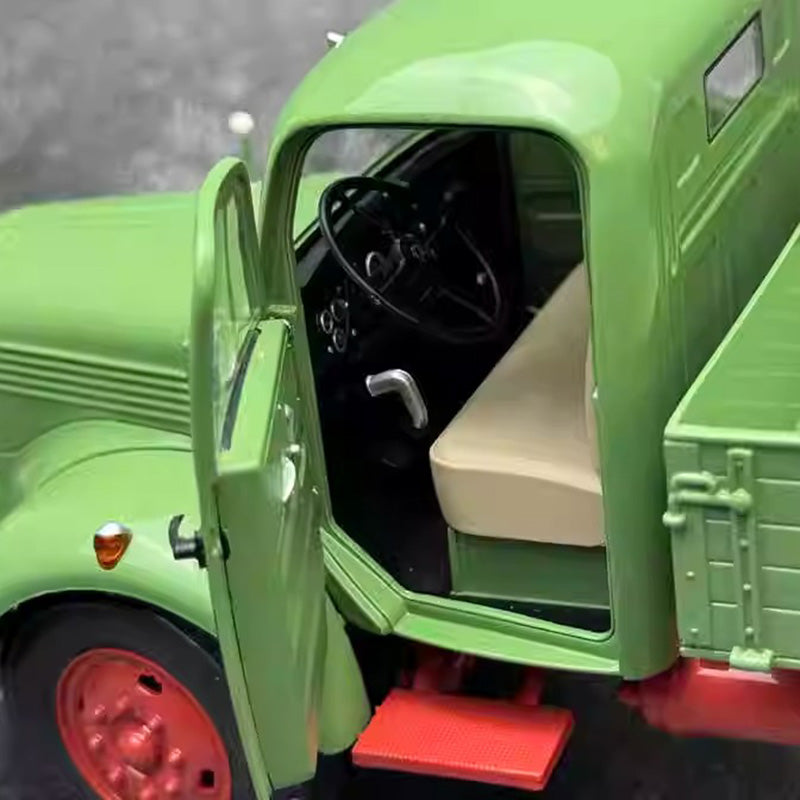 Mercedes-Benz L3500 Truck Transporter 1:18 Diecast Model