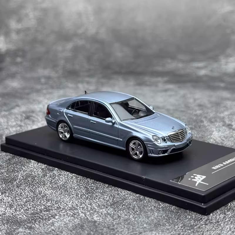 KING Model 1:64 Mercedes-Benz E63 AMG W211 “Four-Eye” Alloy Diecast Model