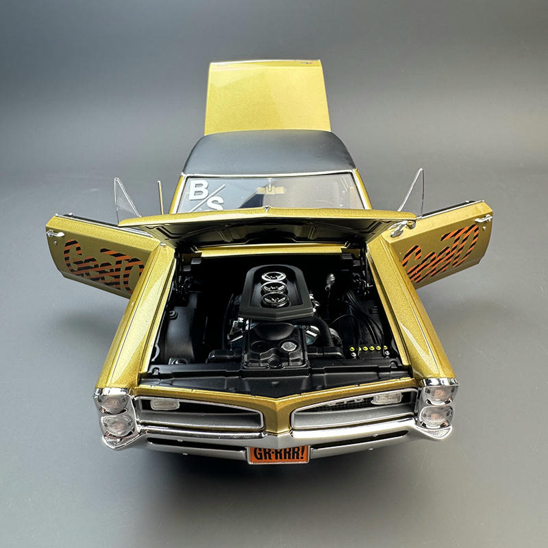 ACME 1:18 1966 Pontiac GTO Diecast Car – Gold – YX car model