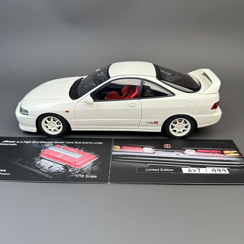 MotorHelix 1:18 Honda Integra Type-R DC2 Diecast Car