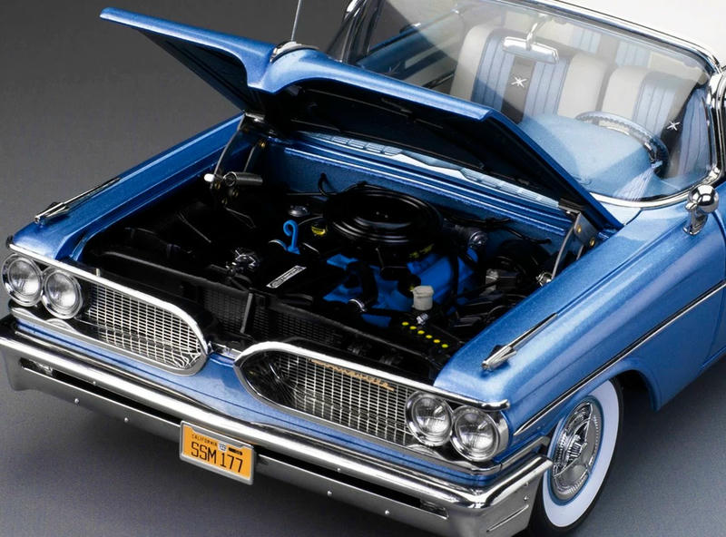 SunStar 1:18 1959 Pontiac Bonneville Platinum Edition Diecast Model