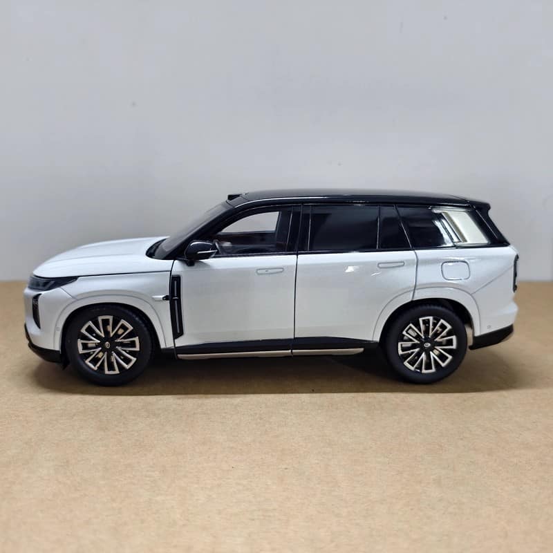 GAC Trumpchi Xiangwang S7 2025 OEM 1:18 Diecast Model Car