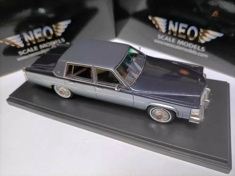 NEO 1:43 Cadillac Fleetwood 1982 Resin Model