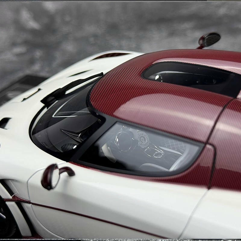 VMB 1:18 Koenigsegg Agera RS Resin Model – White / Red