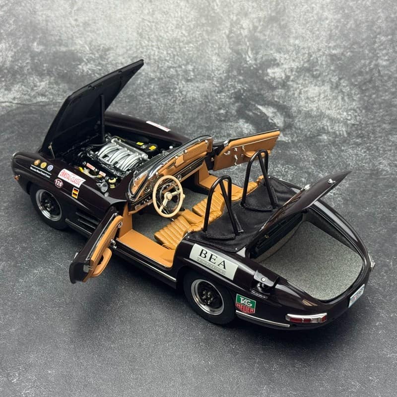 CMC 1:18 Mercedes-Benz 300 SL (W198) Rally Version Diecast Model