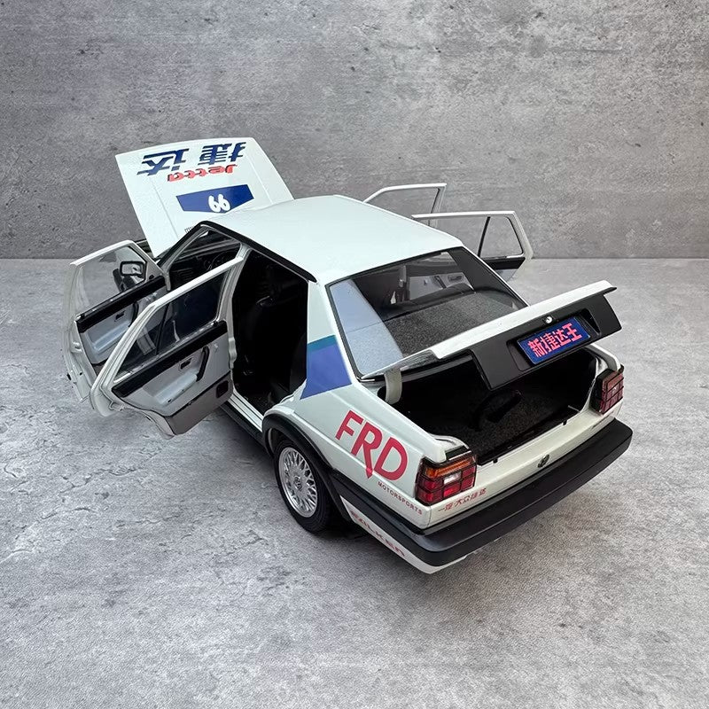 Original Factory 1:18 Volkswagen Jetta MK2 Square Headlight Diecast Model