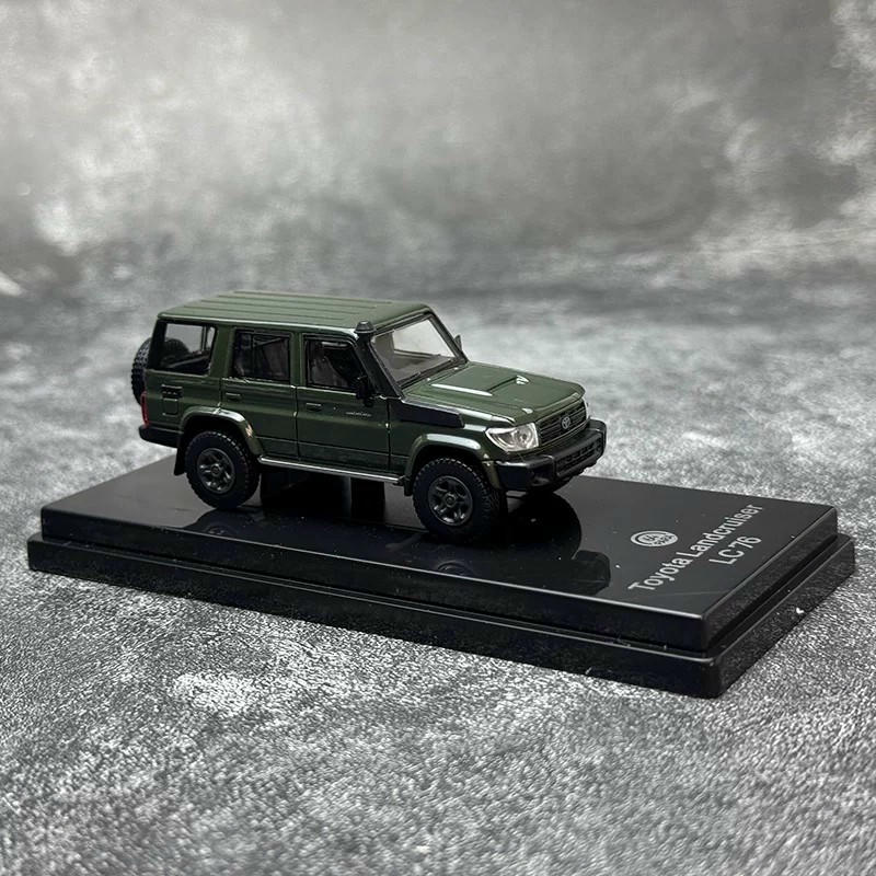 PARA 1:64 Toyota Land Cruiser 76 2014 Diecast Model Car
