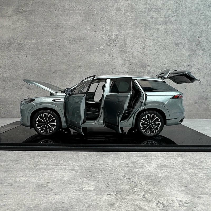 1:18 Chery Tiggo 9 Alloy Model — Olive Gray
