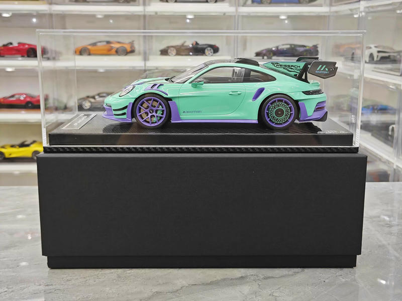 VIP Model 1:18 Porsche 911 GT3 RS Manthey Racing Resin Model