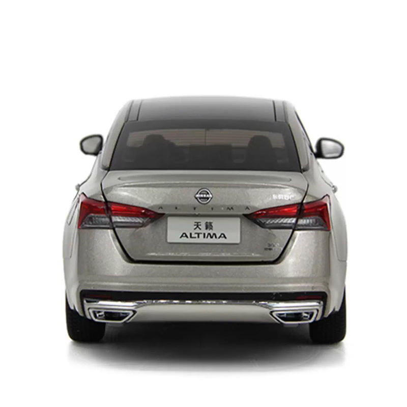 Paudi 1:18 Nissan Altima Diecast Model Car