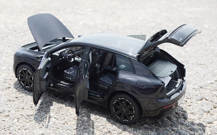 Original SAIC Audi AUDI E7X 1:18 Diecast Model Car