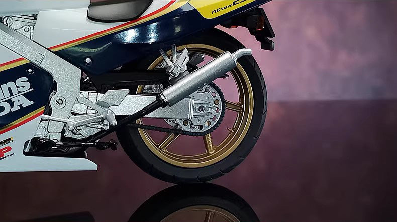 AOSHIMA 1:12 Honda NSR 250R SP R4 Rothmans MC18 Motorcycle Model