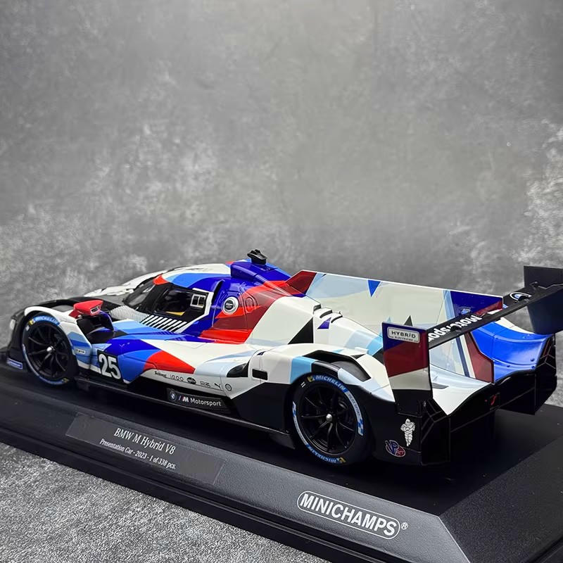 MINICHAMPS 1:18 BMW M HYBRID V8 LMDh Race Car Model