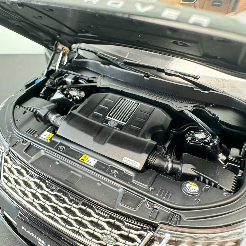 WHELART 1:18 Range Rover Sport SUV Model – Diecast Collection