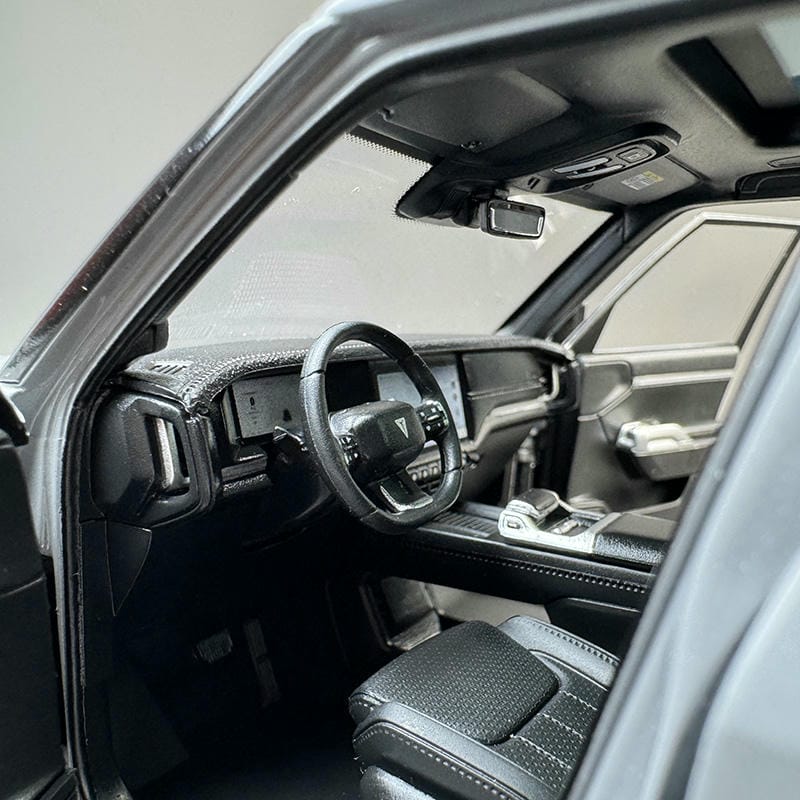 Original Changan Deep Blue G318 1:18 Alloy Model Car