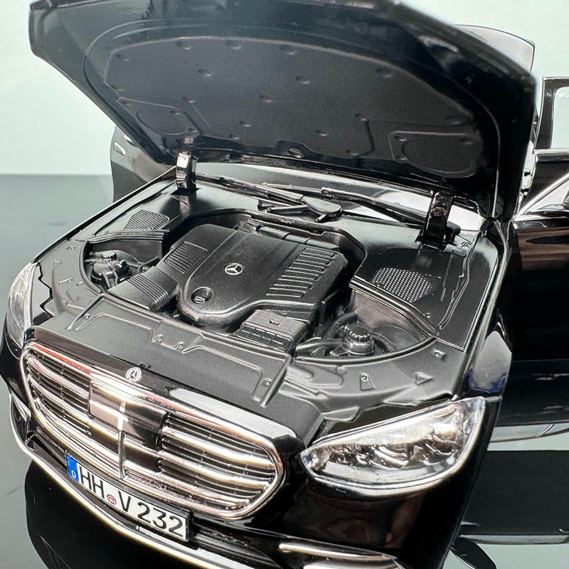 Mercedes-Benz W223 S600 Black Diecast Model – 1:18 Scale Collectible