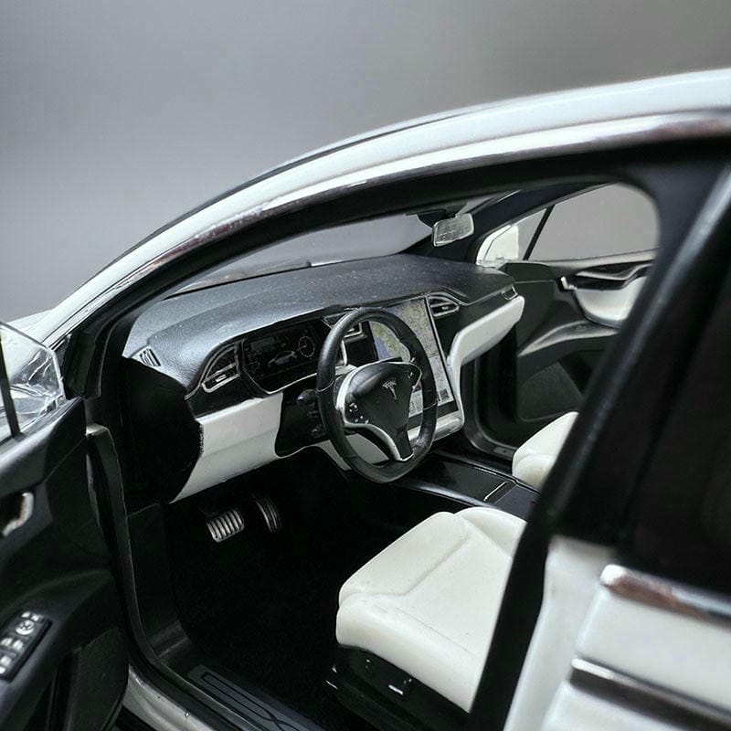 Original 1:18 Tesla Model X – Alloy Diecast SUV