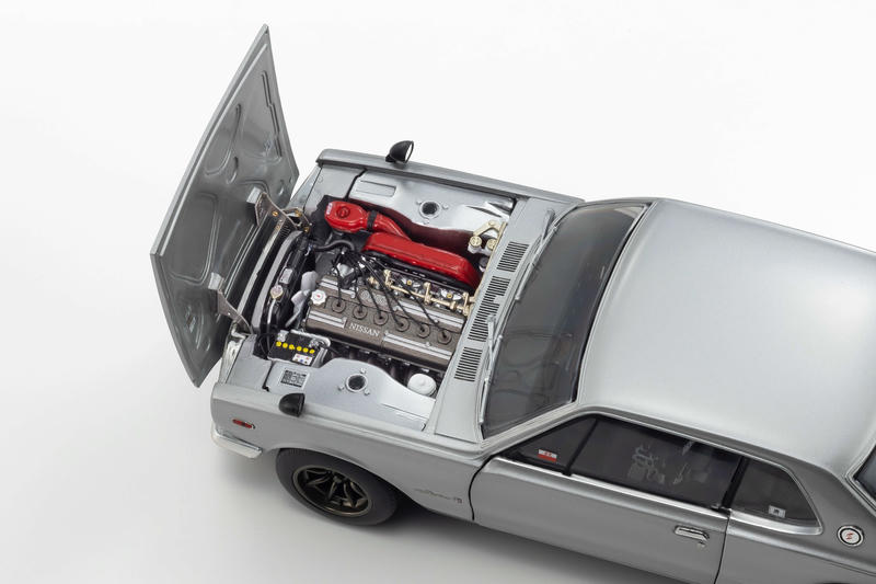 Kyosho Nissan Skyline 2000 GT-R (KPGC10) 1:18 Diecast Model Car