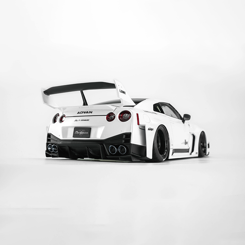 MotorHelix 1:18 Nissan GT-R R35 35GT-RR Widebody Diecast Model Car – Premium JDM