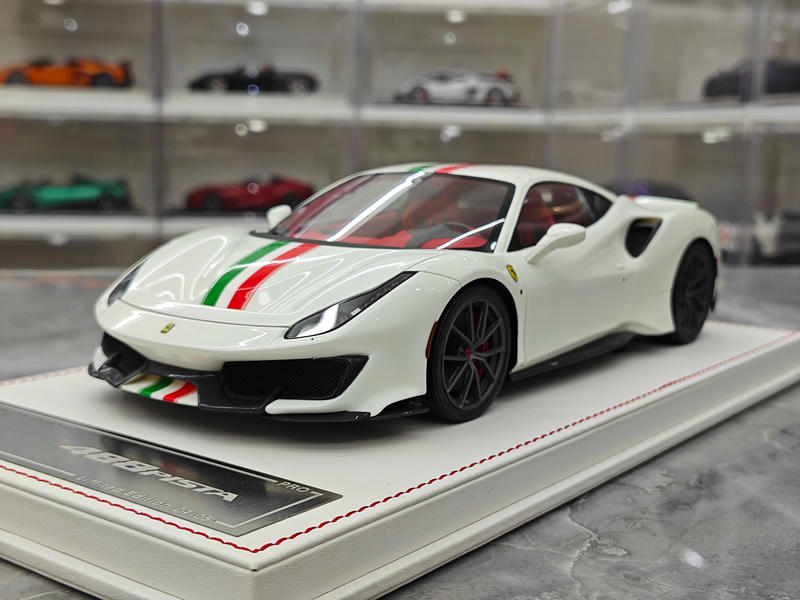 Dino Model 1:18 Ferrari 488 Pista Resin (Fully Open) Model