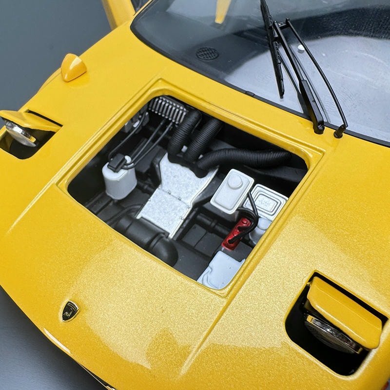 Kyosho 1:18 Lamborghini Urraco Rally Diecast Model – Collectible Replica