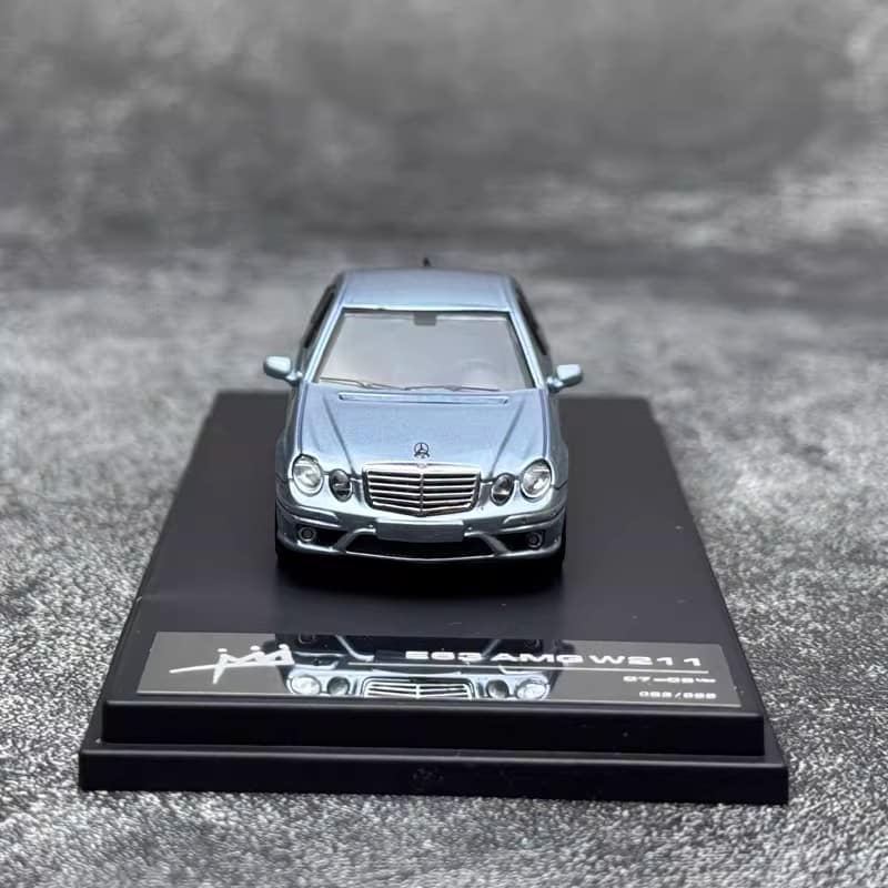 KING Model 1:64 Mercedes-Benz E63 AMG W211 “Four-Eye” Alloy Diecast Model