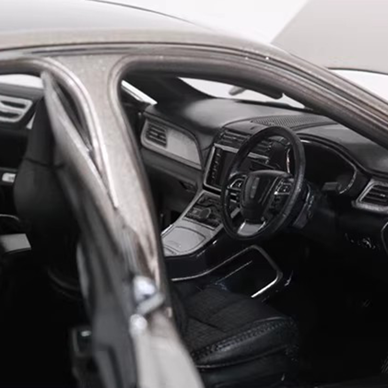 Original Manufacturer 1:18 Lincoln Continental Diecast Model