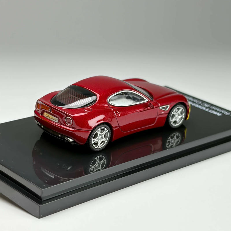 MotorHelix 1:64 Alfa Romeo 8C Competizione (2008) Diecast Model
