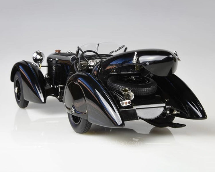 CMC Black Prince M-225 1:18 Diecast Model Car
