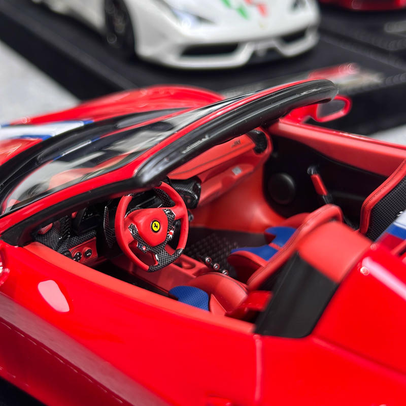 HH Model 1:18 Ferrari 458 Speciale Resin Model Car